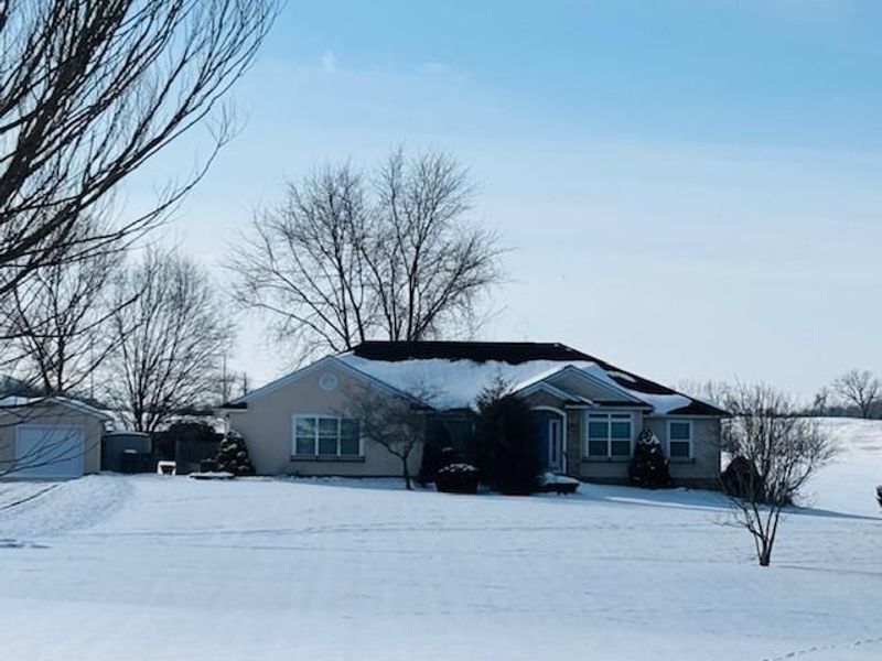 8144 National Road, Thornville, OH 43076 Photo 1