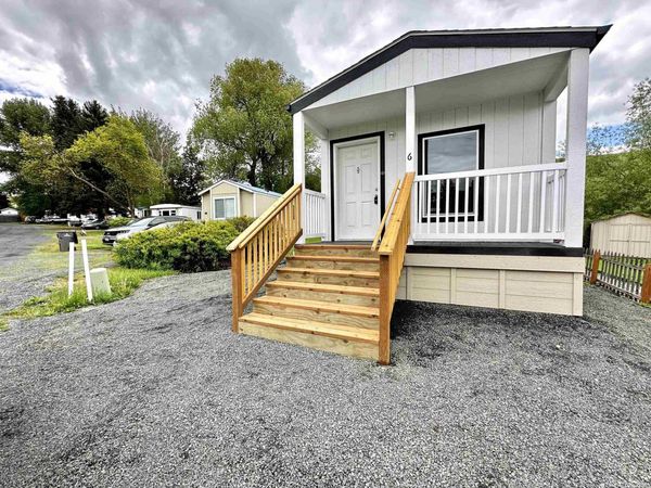 1025 Eid Rd #6, Moscow, ID 83843