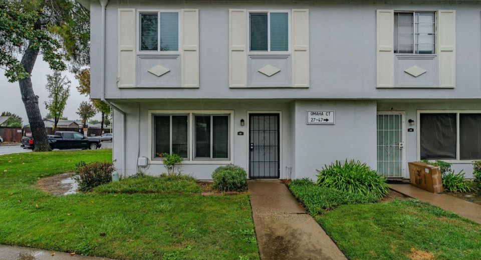 27 Omaha Ct, Sacramento, CA 95823 Photo