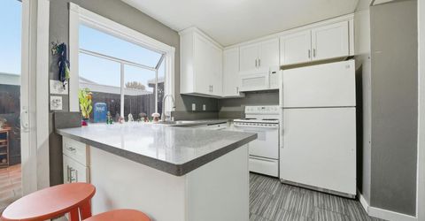 27 Omaha Ct, Sacramento, CA 95823 Photo