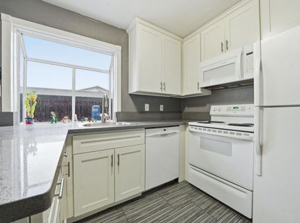 27 Omaha Ct, Sacramento, CA 95823 Photo