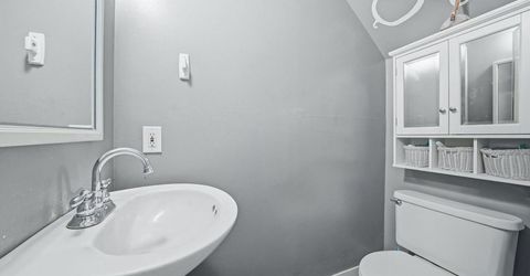 27 Omaha Ct, Sacramento, CA 95823 Photo