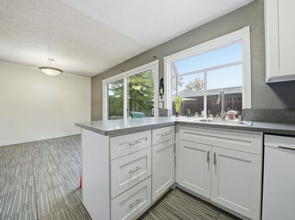 27 Omaha Ct, Sacramento, CA 95823 Photo