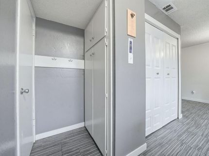 27 Omaha Ct, Sacramento, CA 95823 Photo