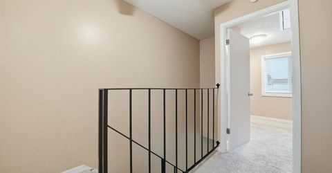 27 Omaha Ct, Sacramento, CA 95823 Photo