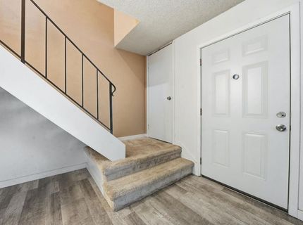 27 Omaha Ct, Sacramento, CA 95823 Photo