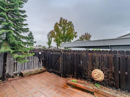 27 Omaha Ct, Sacramento, CA 95823 Photo