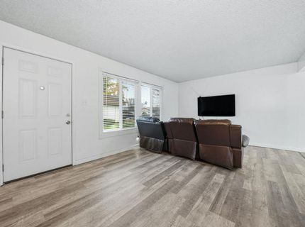 27 Omaha Ct, Sacramento, CA 95823 Photo