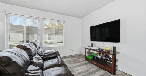 27 Omaha Ct, Sacramento, CA 95823 Photo