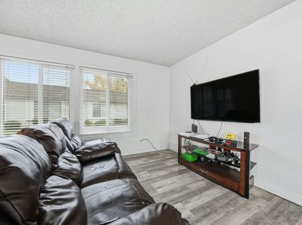 27 Omaha Ct, Sacramento, CA 95823 Photo