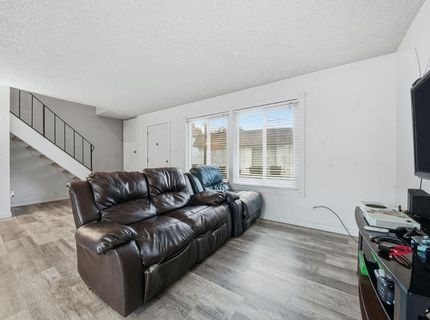 27 Omaha Ct, Sacramento, CA 95823 Photo