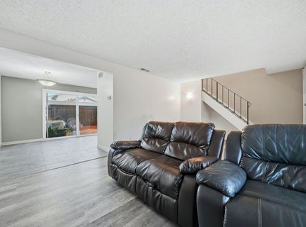 27 Omaha Ct, Sacramento, CA 95823 Photo
