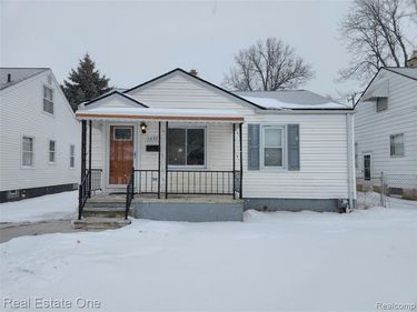 1437 E Madge Avenue, Hazel Park, MI 48030