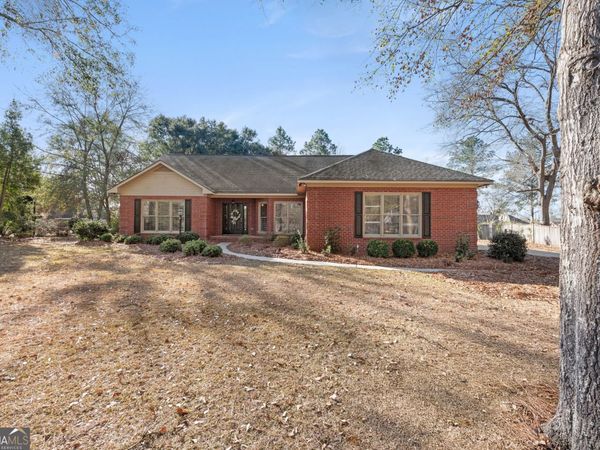 1018 Hunters Pointe Drive, Statesboro, GA 30461