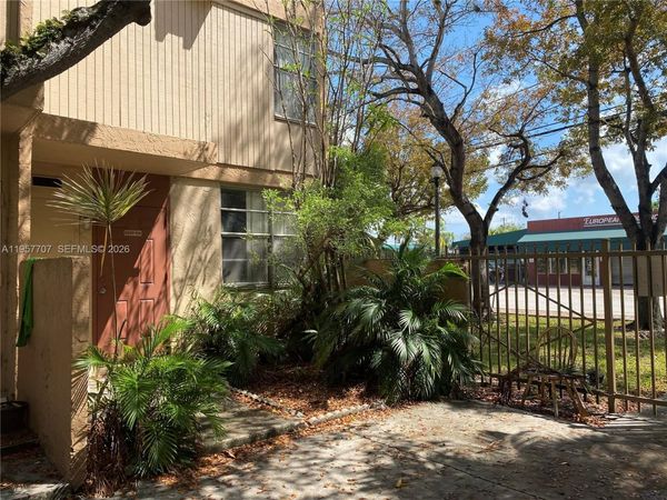 5959 SW 69, Unit 106, Miami, FL 33143