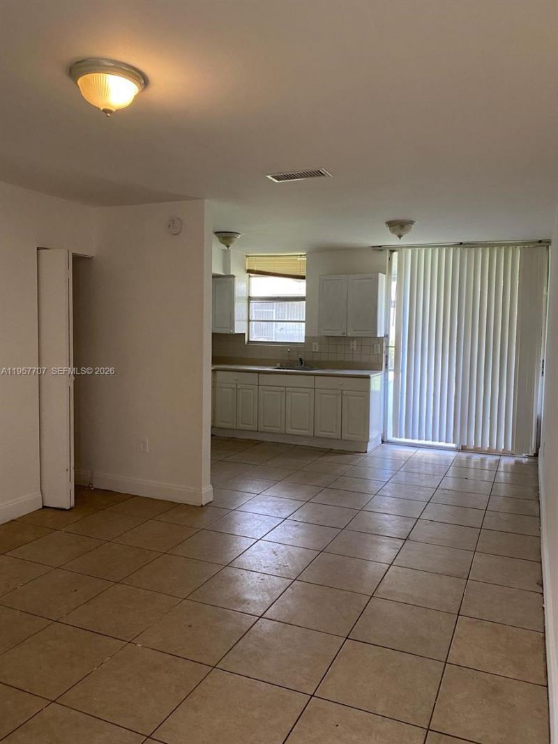 5959 SW 69, Unit 106, Miami, FL 33143 Photo