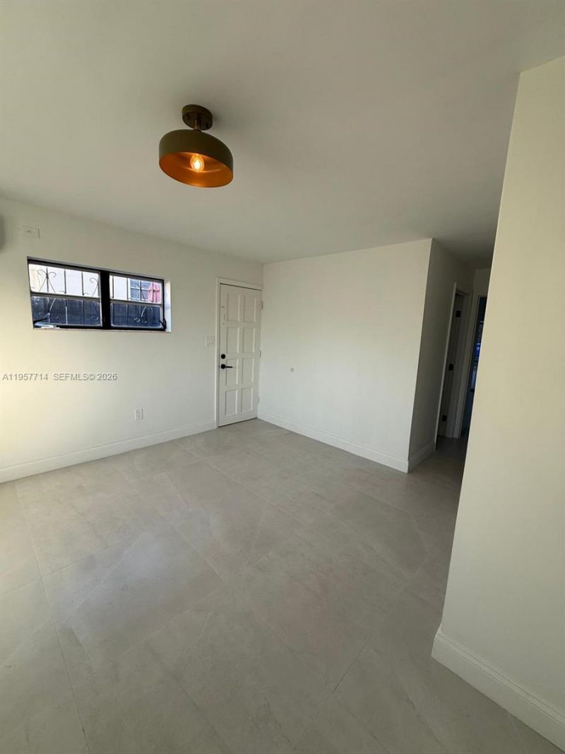 525 SW 22 Ave, Unit B, Miami, FL 33135 Photo