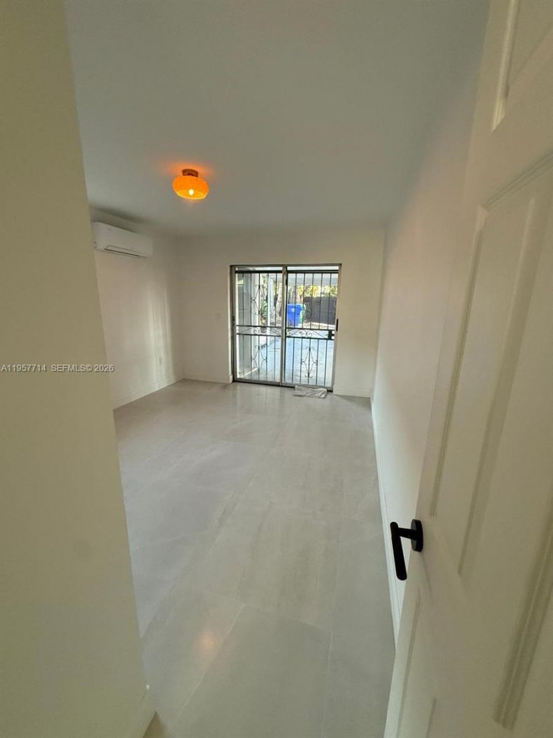 525 SW 22 Ave, Unit B, Miami, FL 33135 Photo