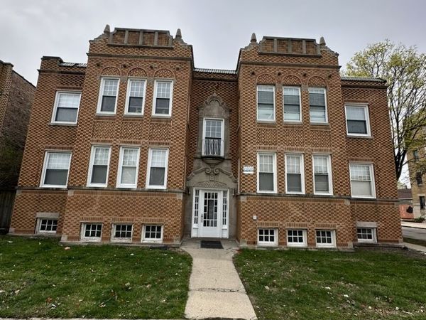 5745 W Wellington Avenue, Unit 1, Chicago, IL 60634