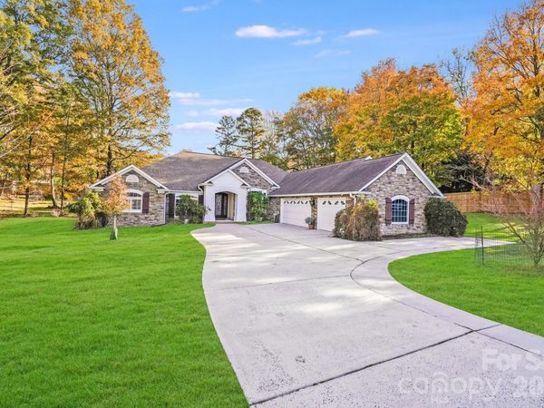 5329 Kuykendall Road , Charlotte, NC 28270