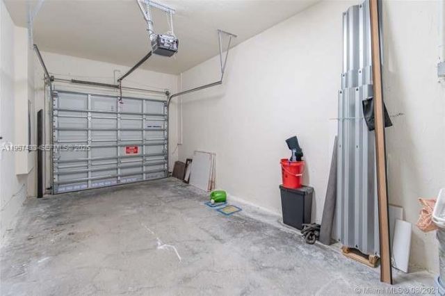 10301 W 32nd Ln, Hialeah, FL 33018 Photo