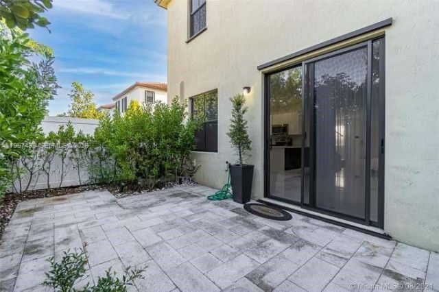 10301 W 32nd Ln, Hialeah, FL 33018 Photo