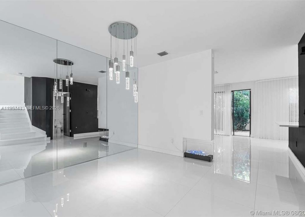 10301 W 32nd Ln, Hialeah, FL 33018 Photo