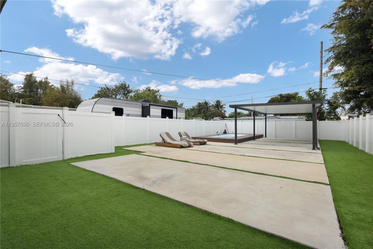 1021 SW 22nd Ave, Fort Lauderdale, FL 33312 Photo