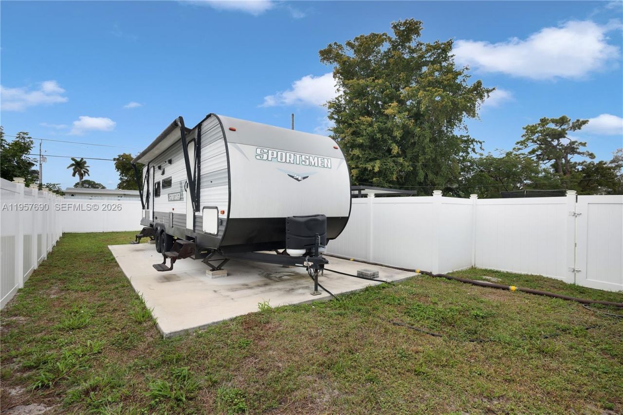 1021 SW 22nd Ave, Fort Lauderdale, FL 33312 Photo