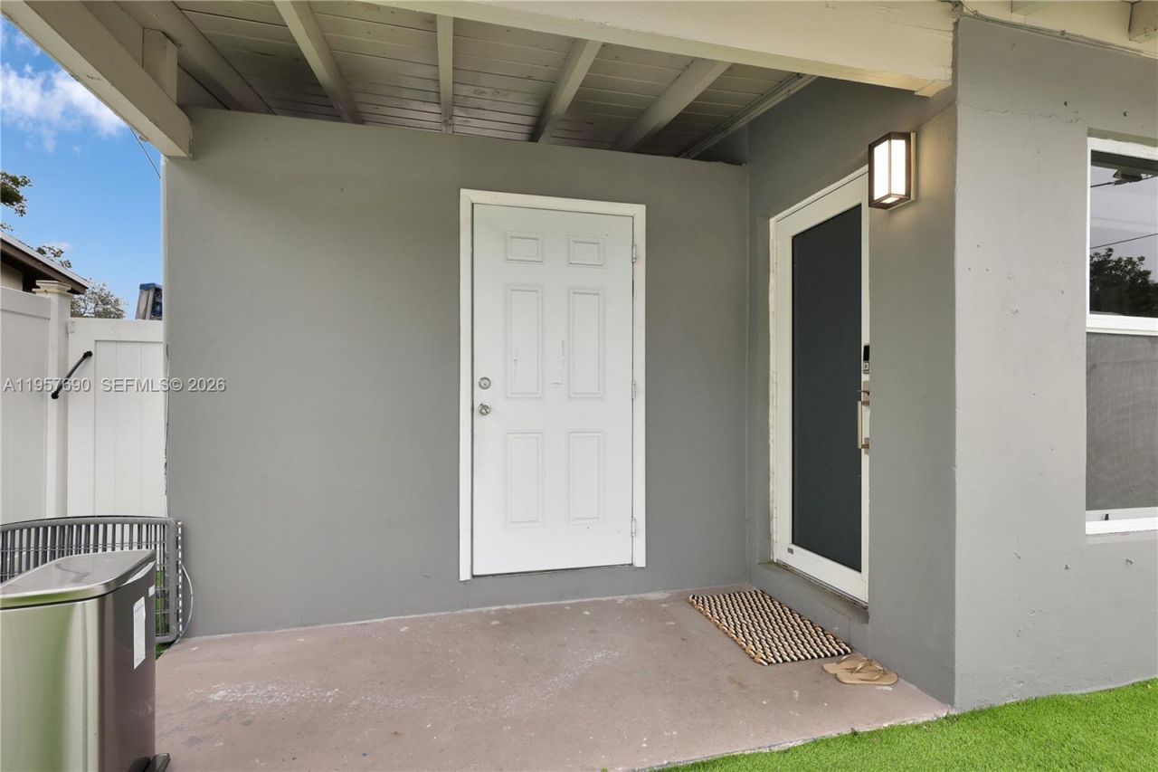 1021 SW 22nd Ave, Fort Lauderdale, FL 33312 Photo