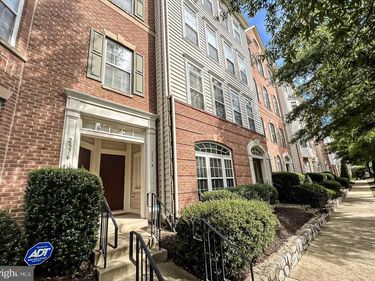 2574 EASTBOURNE DRIVE, WOODBRIDGE, VA 22191