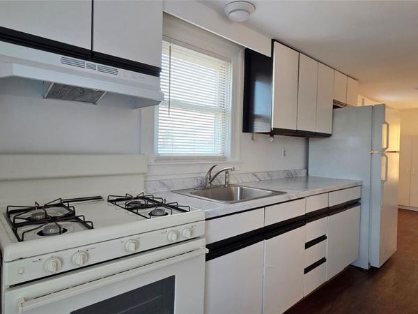 20 Hamilton Avenue, Unit 2FL, Oyster Bay, NY 11771