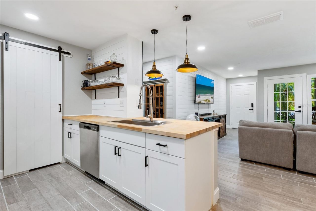 7424 Vista Way, Unit 104, Bradenton, FL 34202 Photo