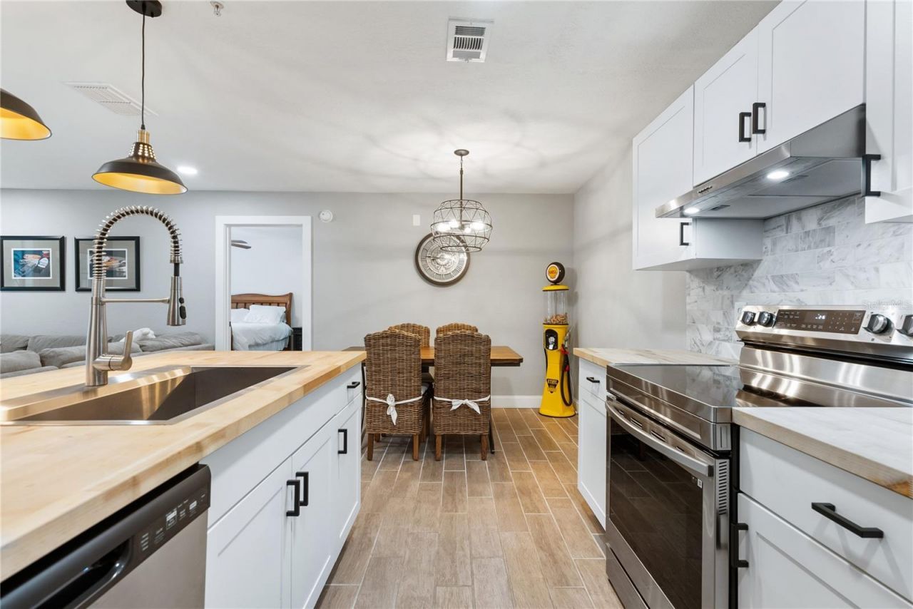 7424 Vista Way, Unit 104, Bradenton, FL 34202 Photo