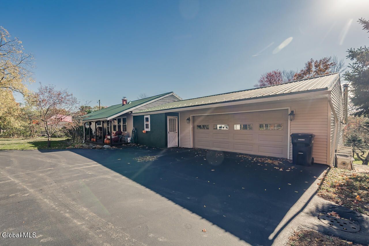 1302 County Highway 107, Fort Johnson, NY 12070 Main Photo