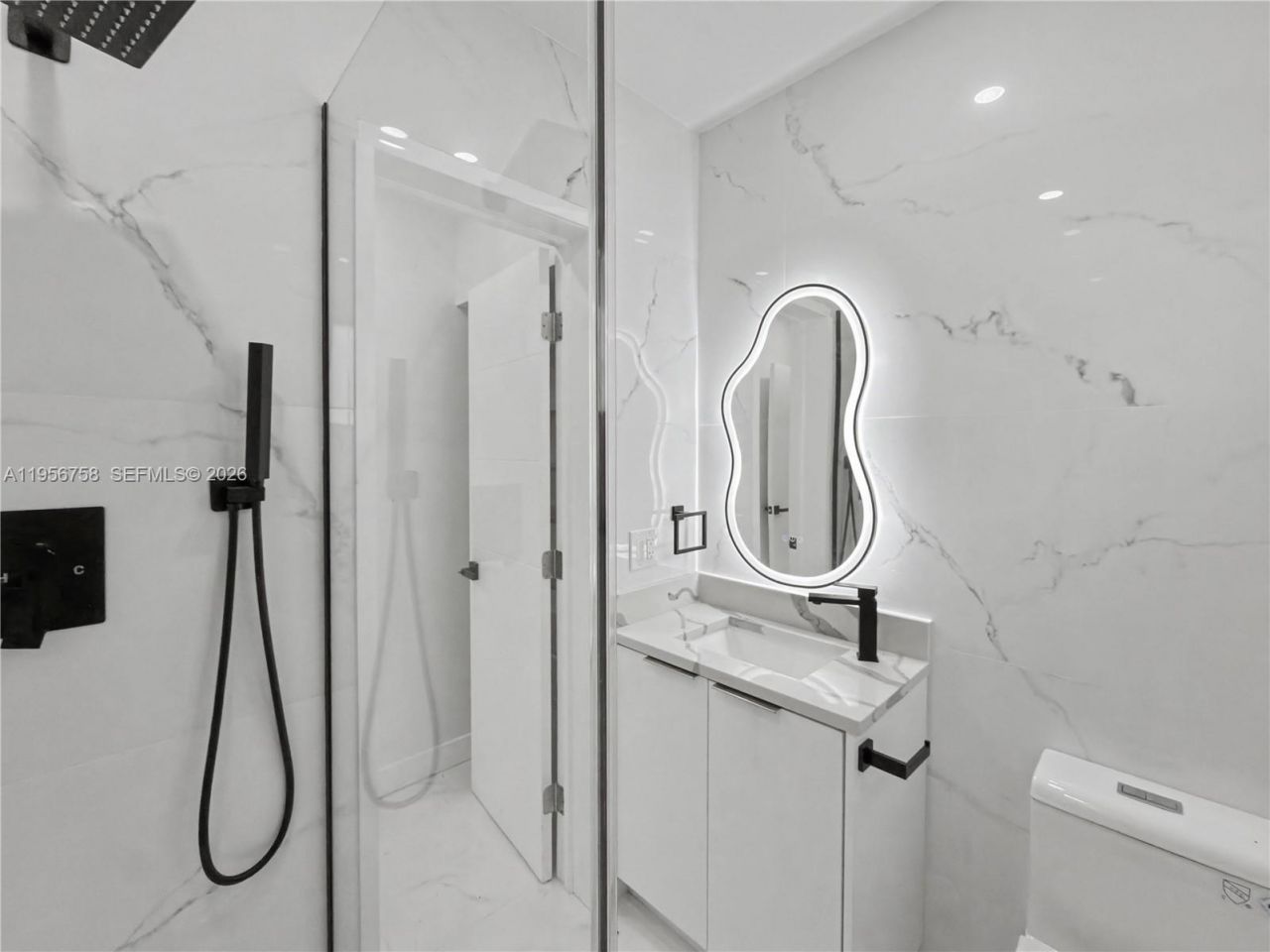 2490 SW 17th St, Miami, FL 33145 Photo