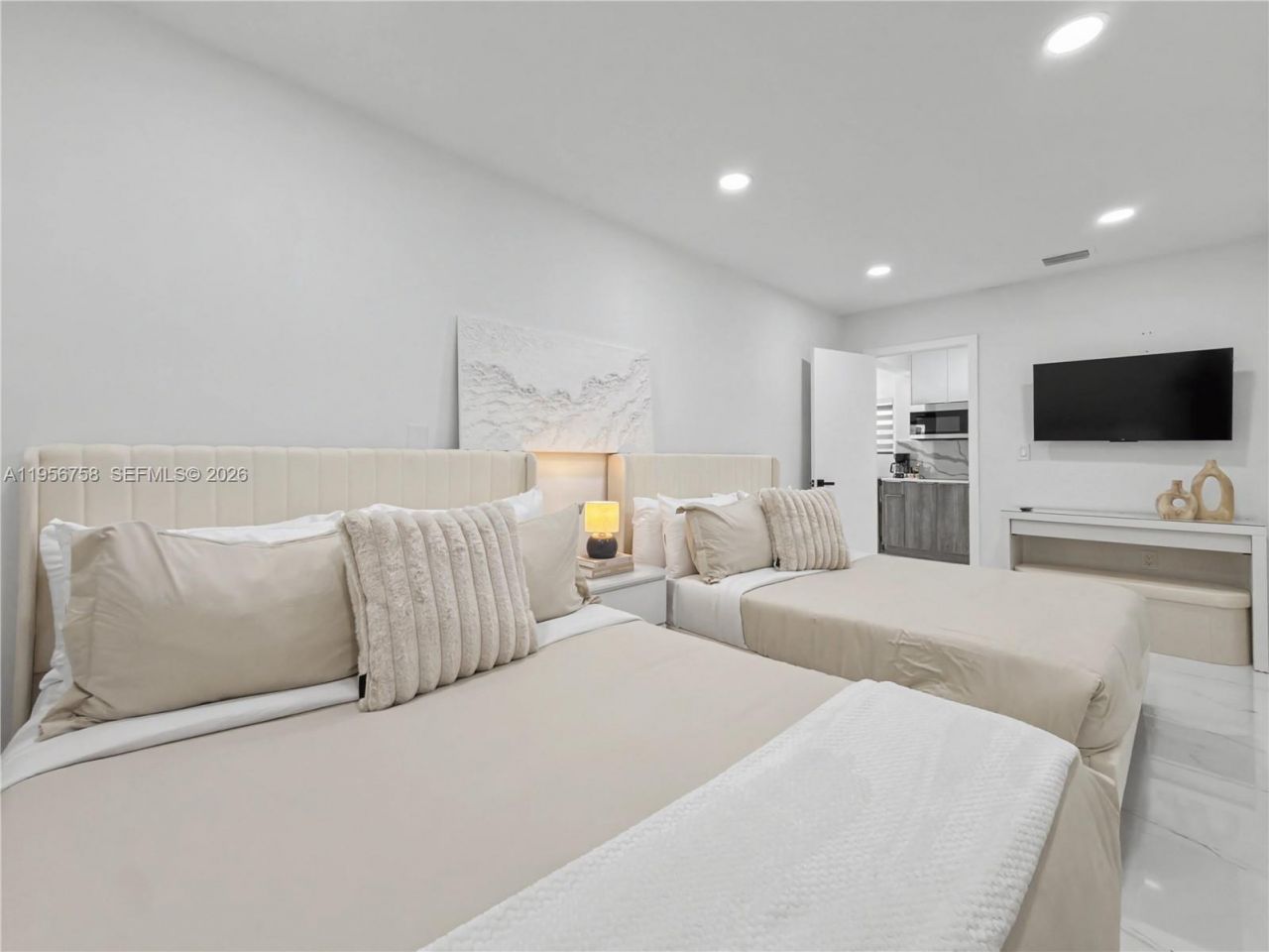 2490 SW 17th St, Miami, FL 33145 Photo