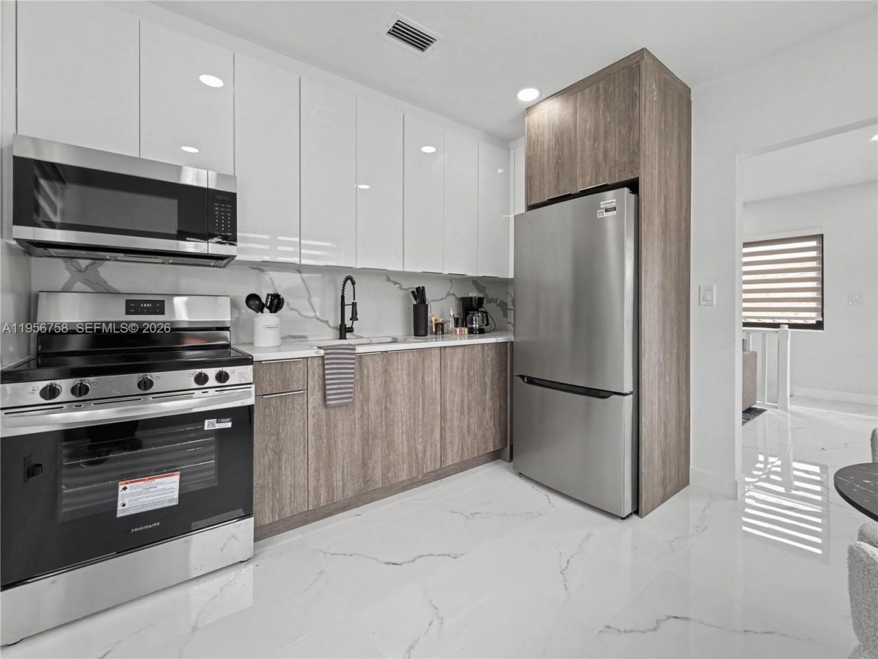 2490 SW 17th St, Miami, FL 33145 Photo