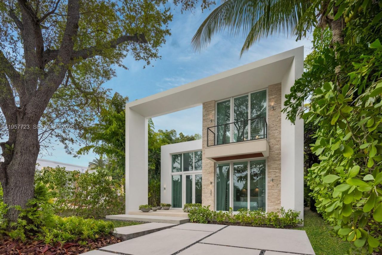 335 W 46th St, Miami Beach, FL 33140 Photo