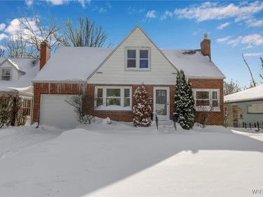 38 Hancock Terrace, Snyder, NY 14226