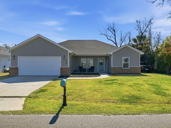 705 W 8th Street, Lynn Haven, FL 32444