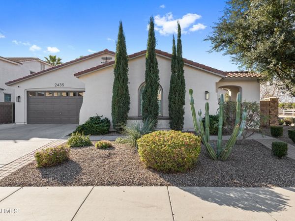 2435 E Narrowleaf Drive, Gilbert, AZ 85298