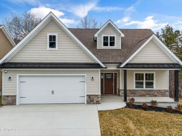 1576 Green Meadows Lane, Lenoir City, TN 37771