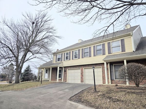 2547 College Hill Circle, Schaumburg, IL 60173