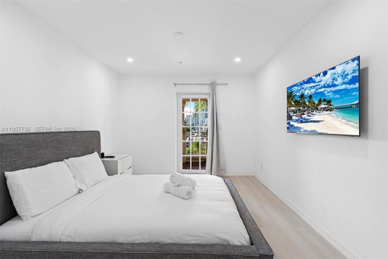 1415 Sunset Harbour Dr, Unit 204, Miami Beach, FL 33139 Photo