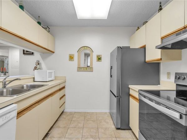 12 Plantation Drive, Unit 106, Vero Beach, FL 32966