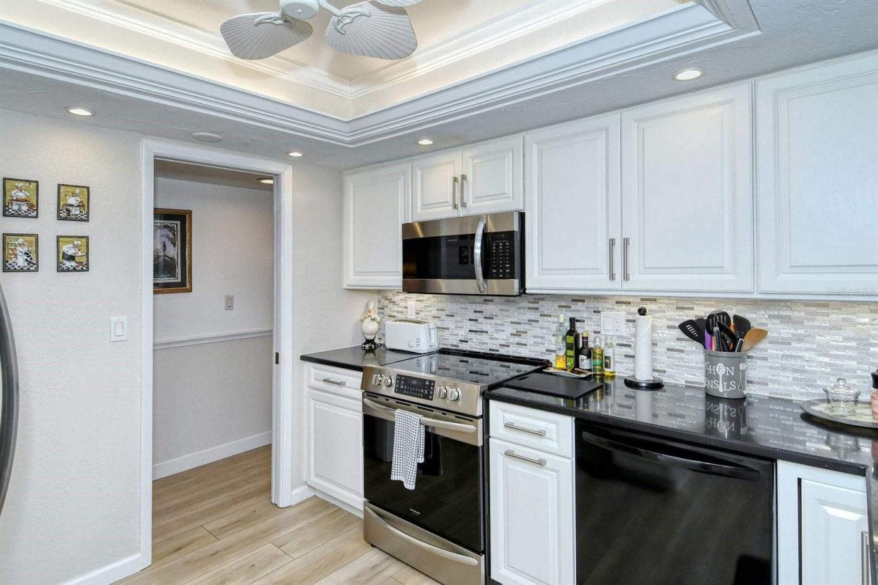 6047 E Peppertree Way, Unit 224, Sarasota, FL 34242 Photo