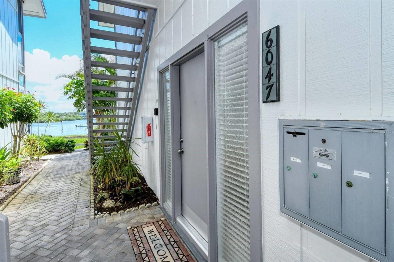 6047 E Peppertree Way, Unit 224, Sarasota, FL 34242 Photo