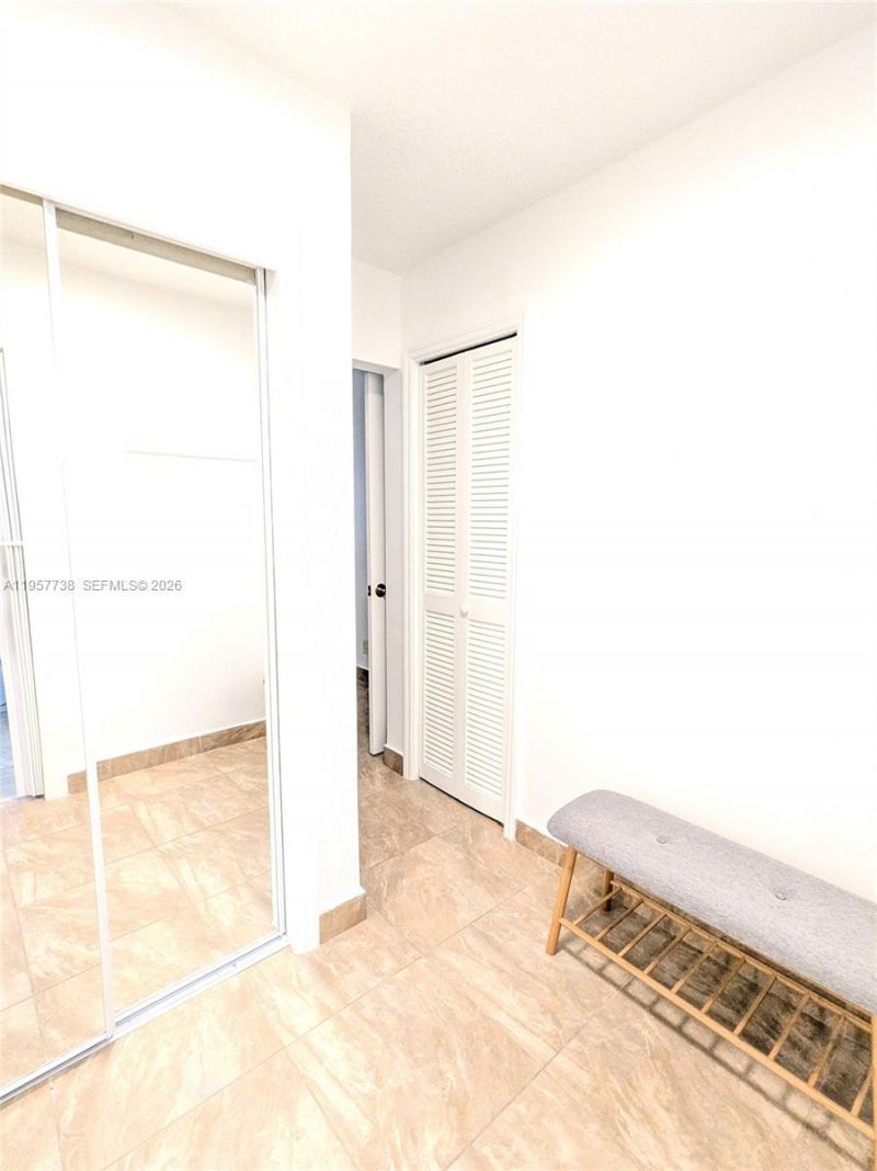 330 SE 2nd St, Unit 102E, Hallandale Beach, FL 33009 Photo