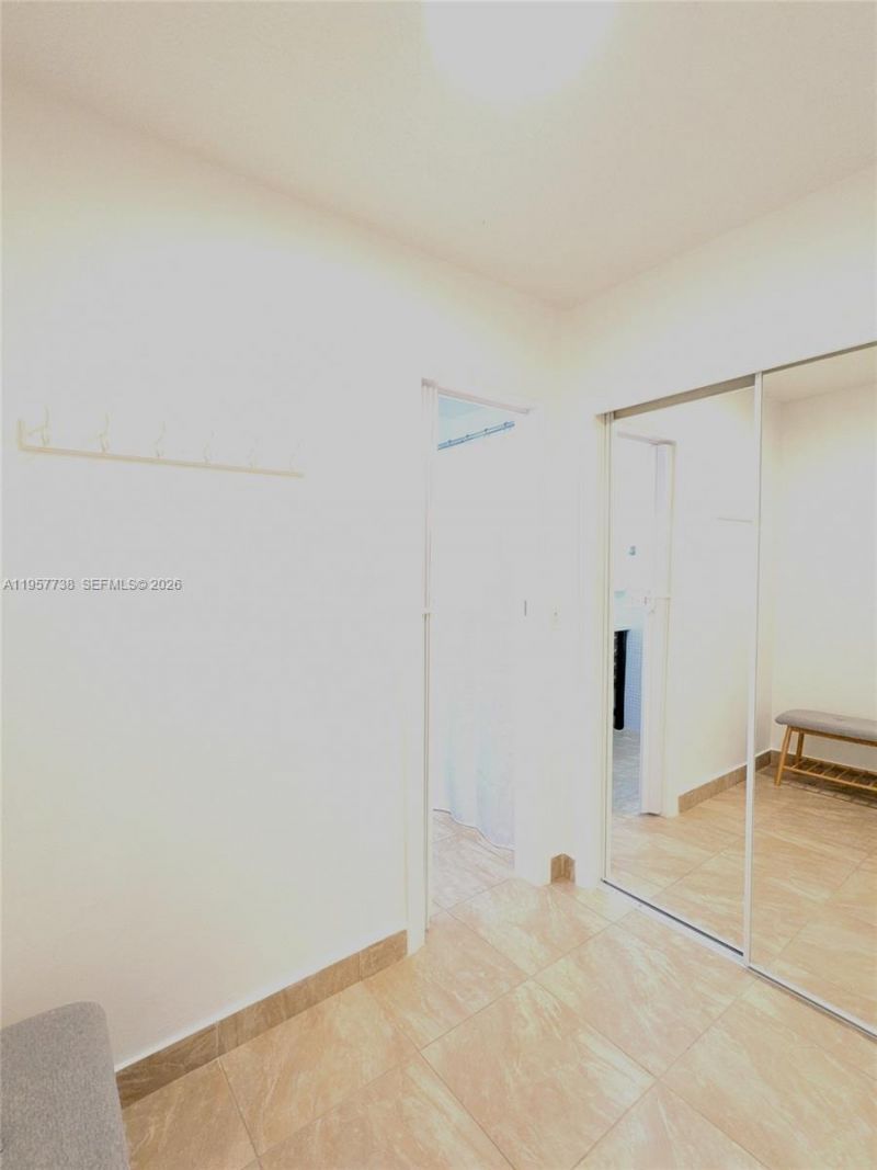 330 SE 2nd St, Unit 102E, Hallandale Beach, FL 33009 Photo